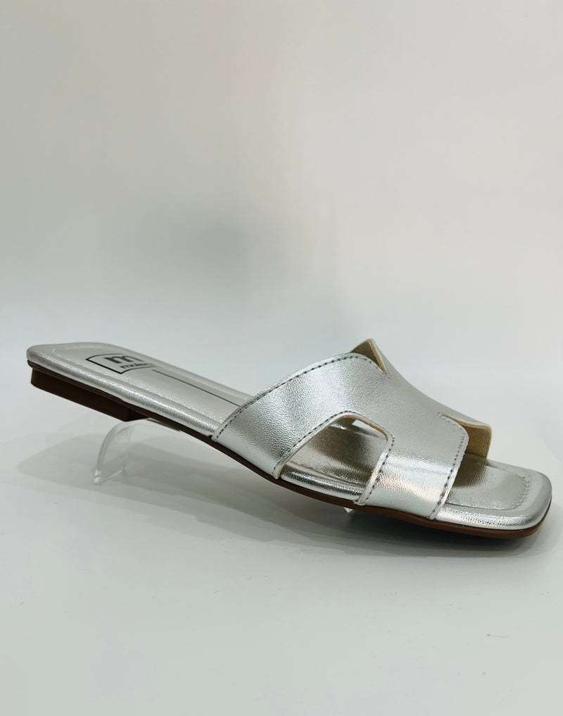 Silver Flat Woman Sandal